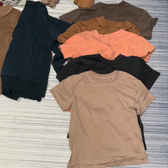 Kids Assorted clothes bundle - 15 items - Picture 4 of 4